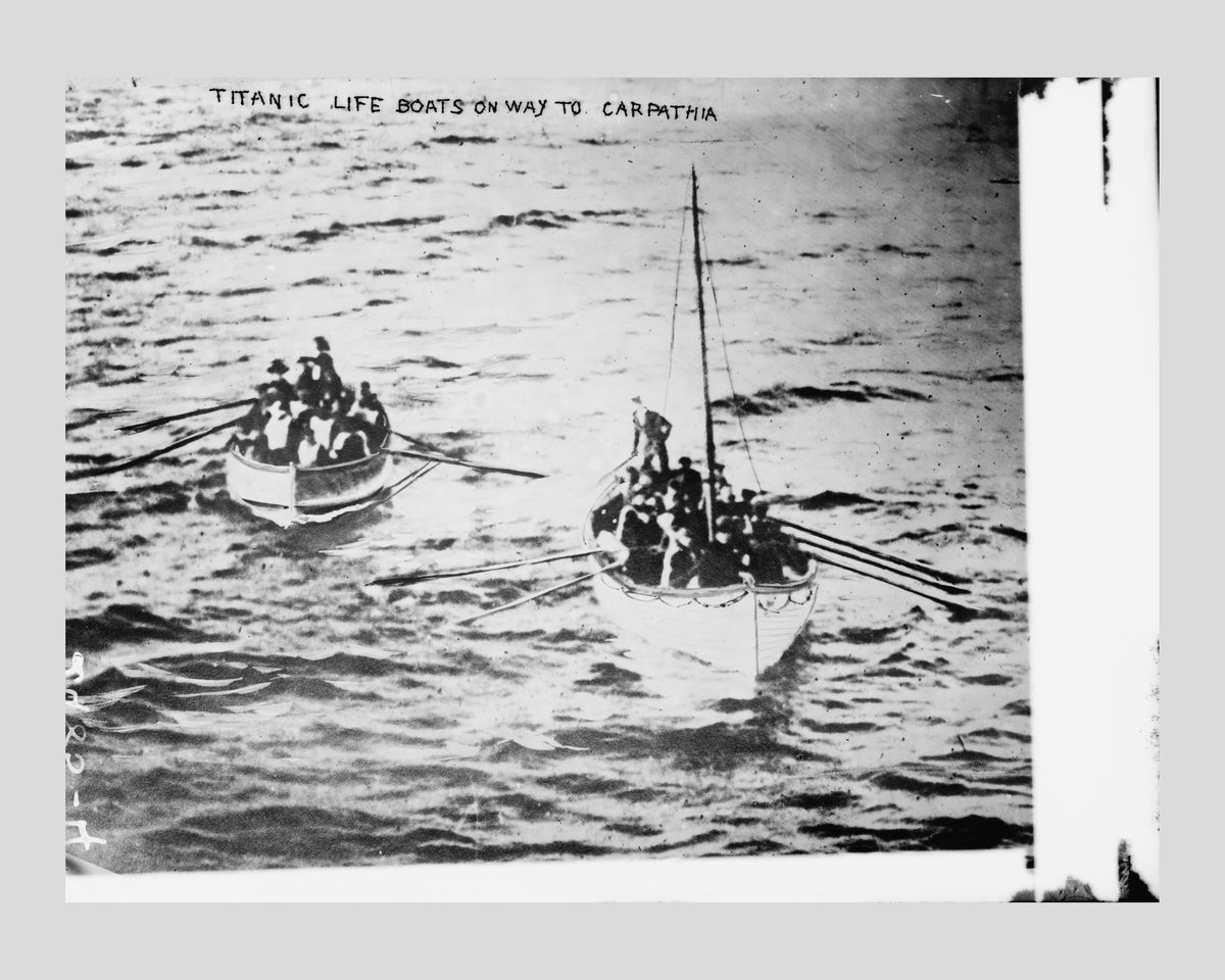 Titanic Lifeboats Print, 1912 Survivors Rowing to Carpathia Photo, RMS Titanic Wall Art, Vintage Maritime Photograph